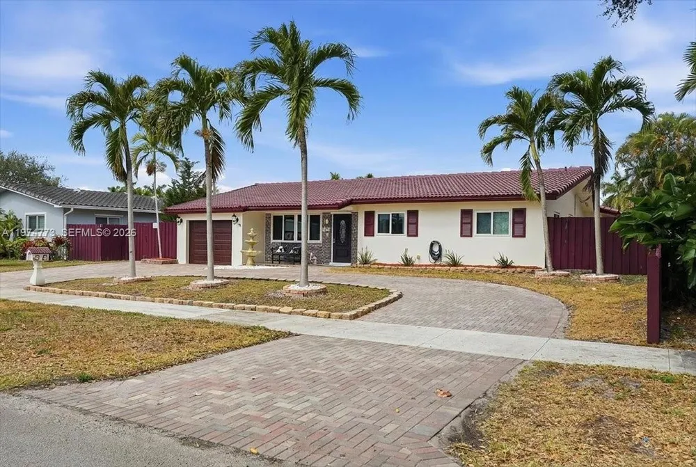 4925 Tyler St, Hollywood, FL 33021