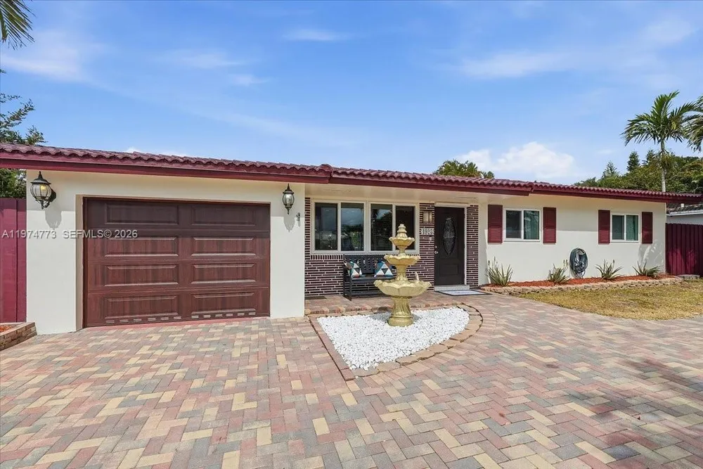 4925 Tyler St, Hollywood, FL 33021