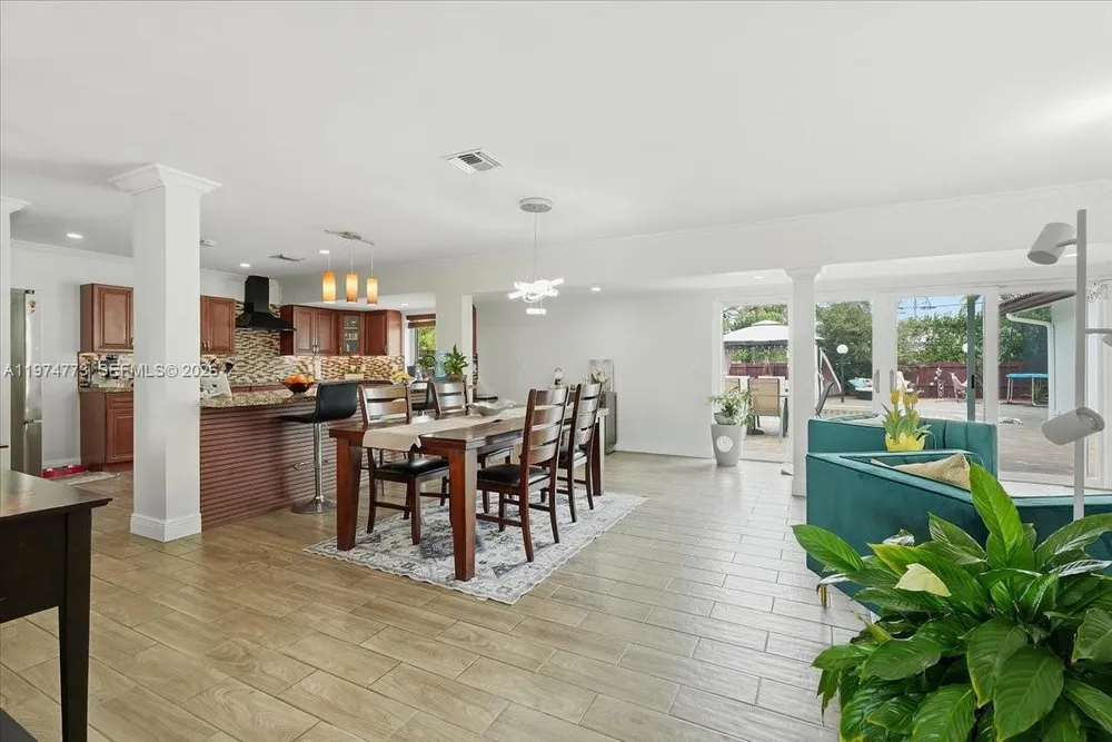 4925 Tyler St, Hollywood, FL 33021
