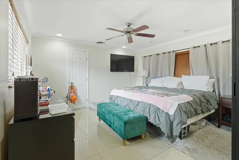 4925 Tyler St, Hollywood, FL 33021