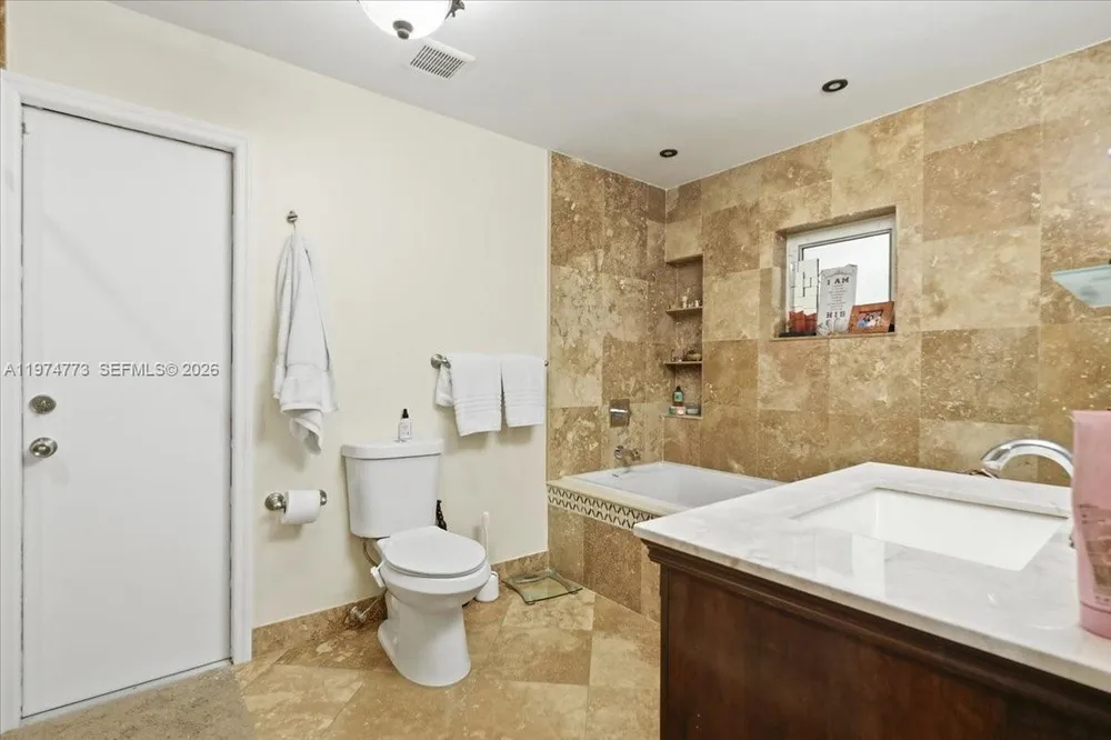 4925 Tyler St, Hollywood, FL 33021