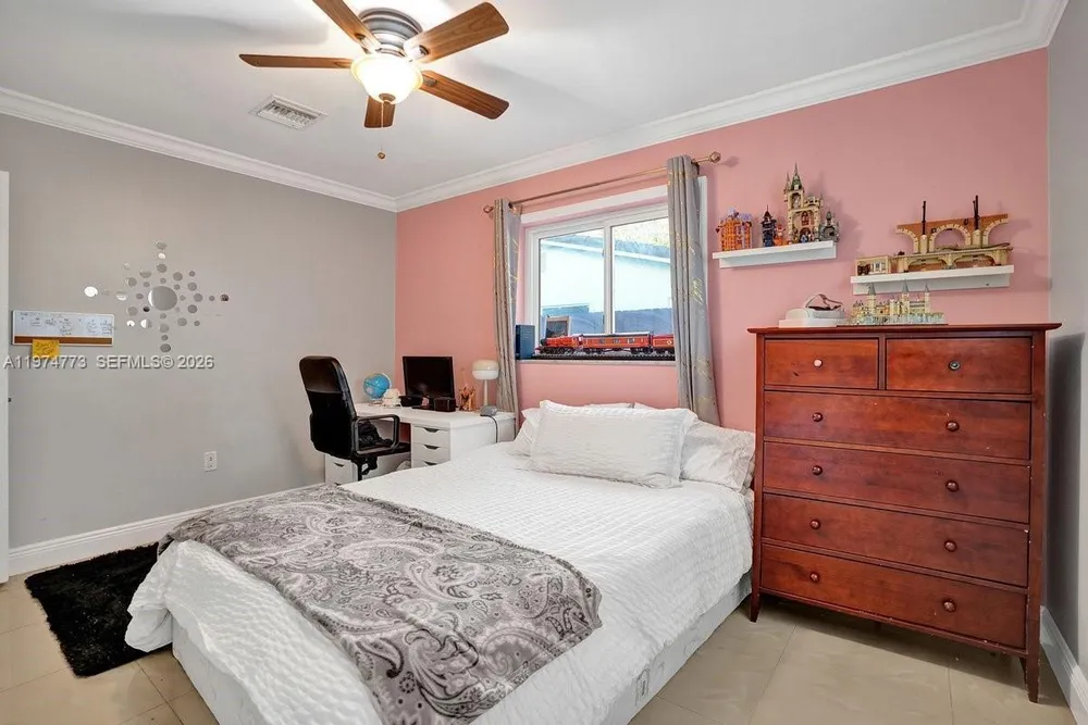 4925 Tyler St, Hollywood, FL 33021