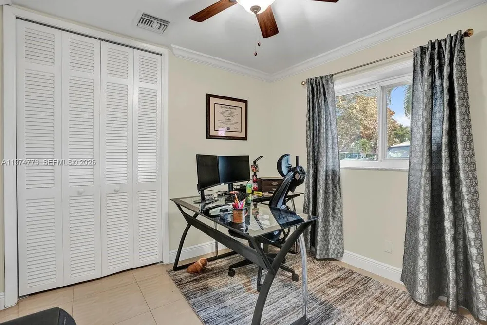 4925 Tyler St, Hollywood, FL 33021