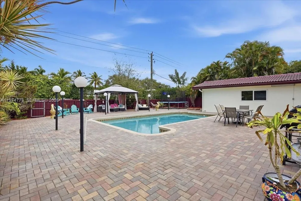4925 Tyler St, Hollywood, FL 33021