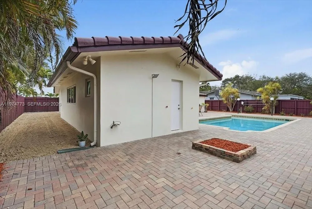 4925 Tyler St, Hollywood, FL 33021
