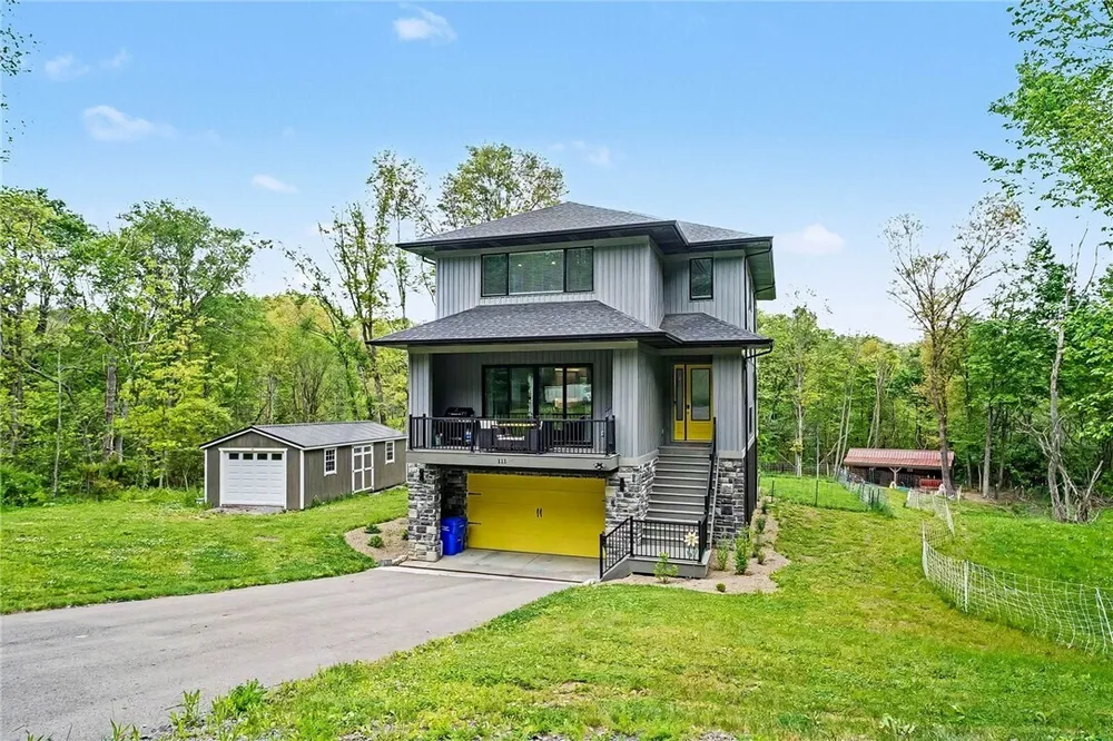 111 Church Ln, Beaver Falls, PA 15010