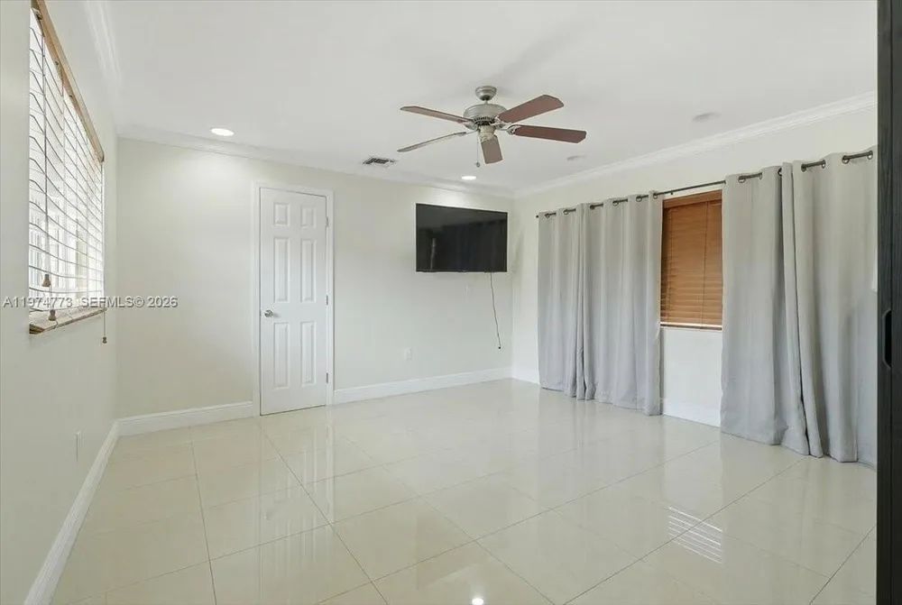 4925 Tyler St, Hollywood, FL 33021