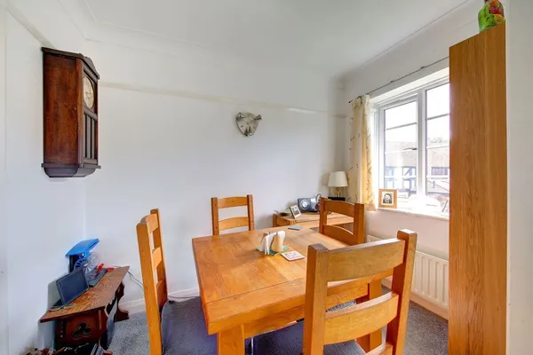 Kingston Close, Teddington, TW11 photo 5