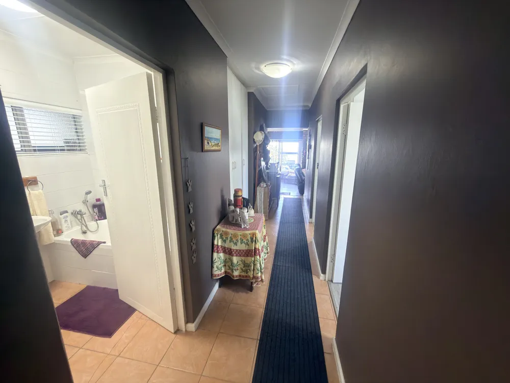 South Africa, Western Cape, Dana Bay, Aalwyn Road, 88