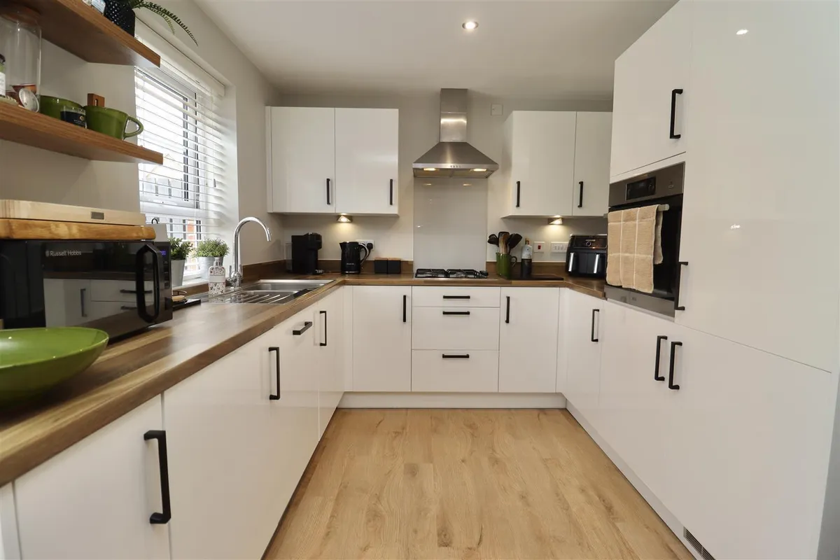 Airedale Drive, Brough