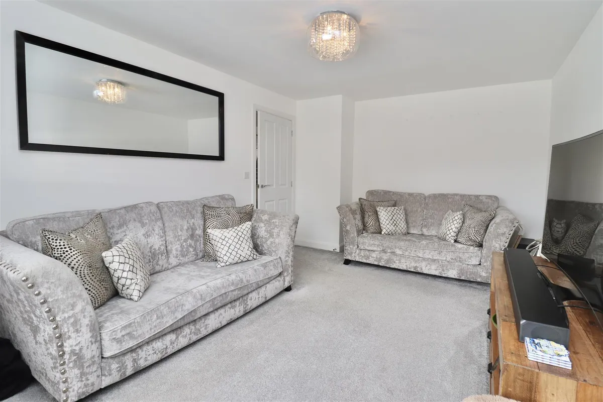 Airedale Drive, Brough