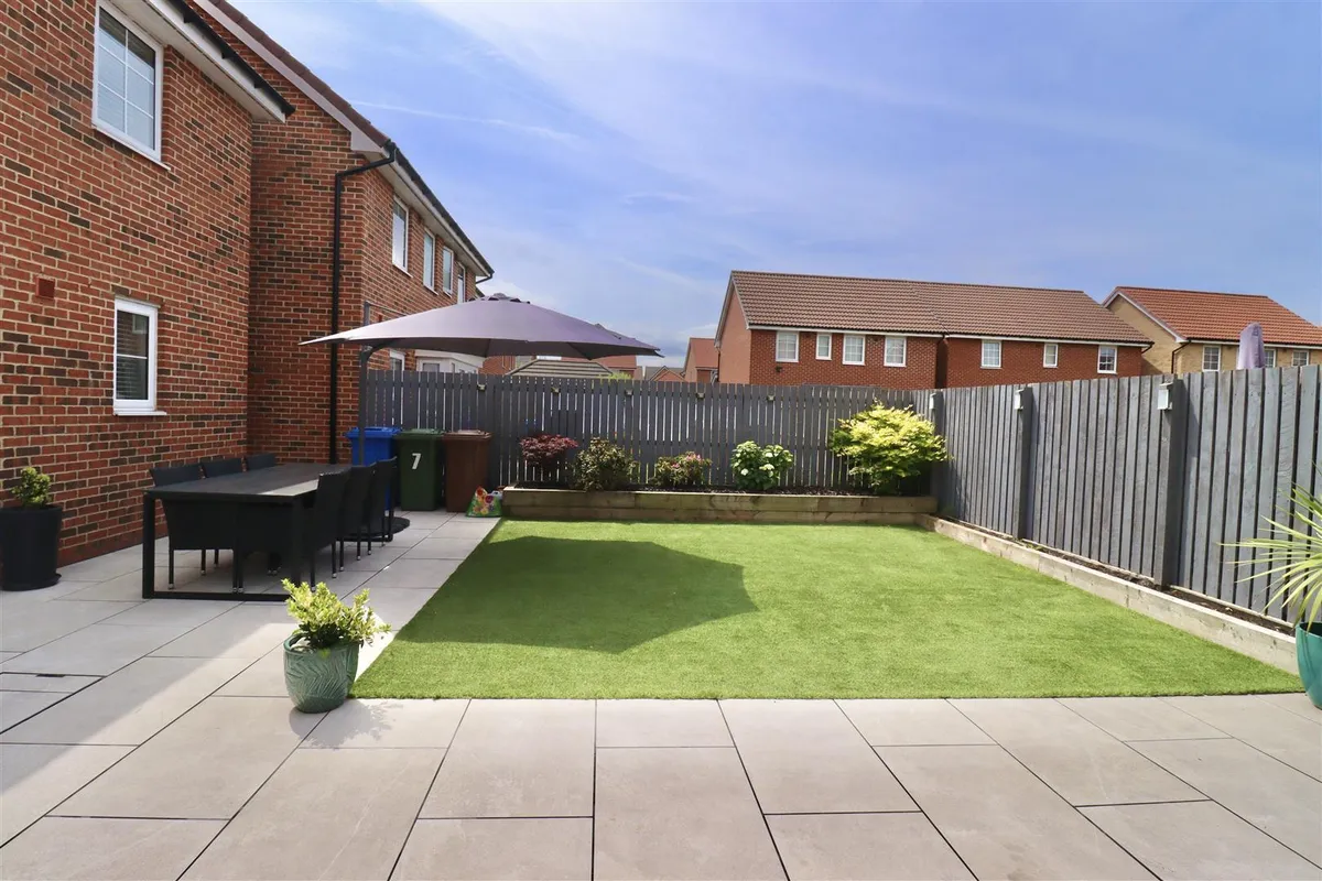 Airedale Drive, Brough