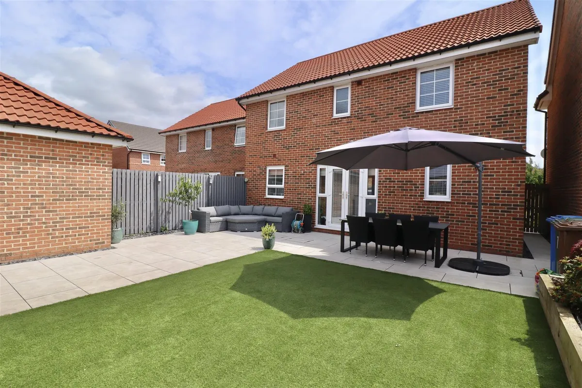 Airedale Drive, Brough