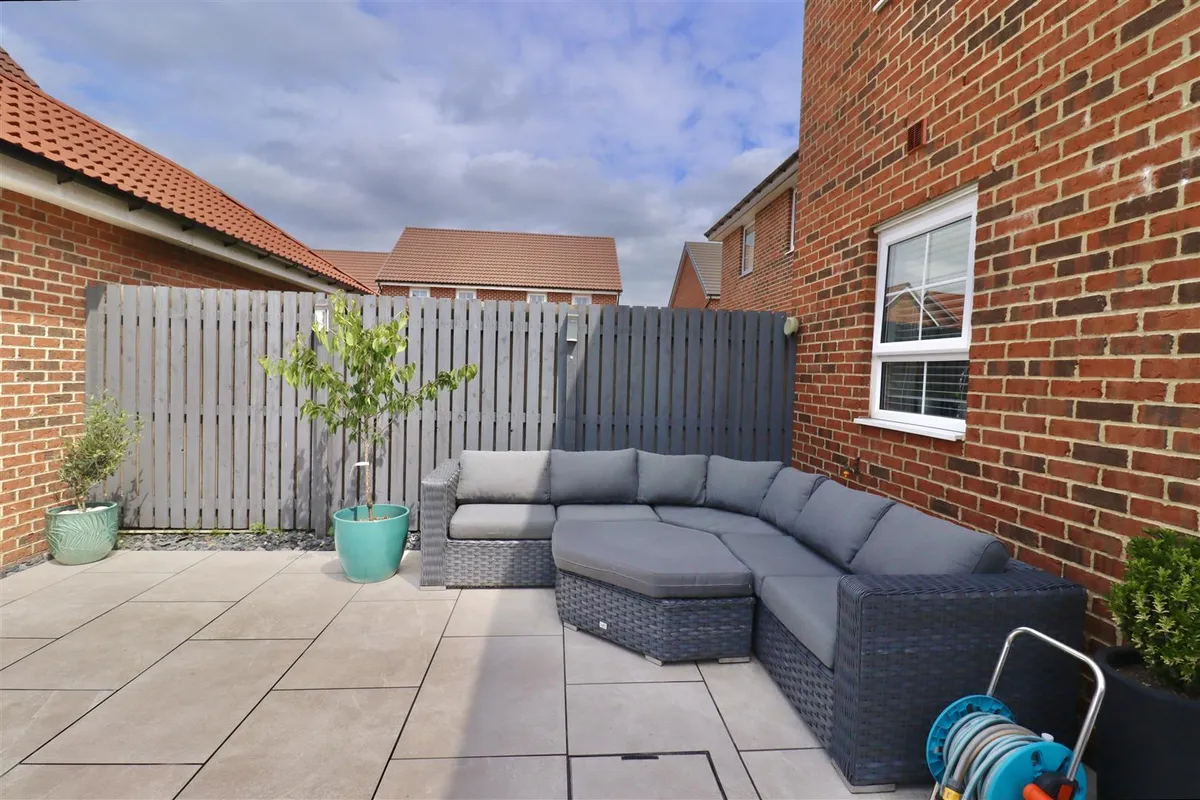 Airedale Drive, Brough
