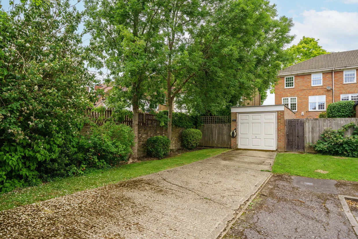 Woodville Gardens, Ealing, W5 photo 14
