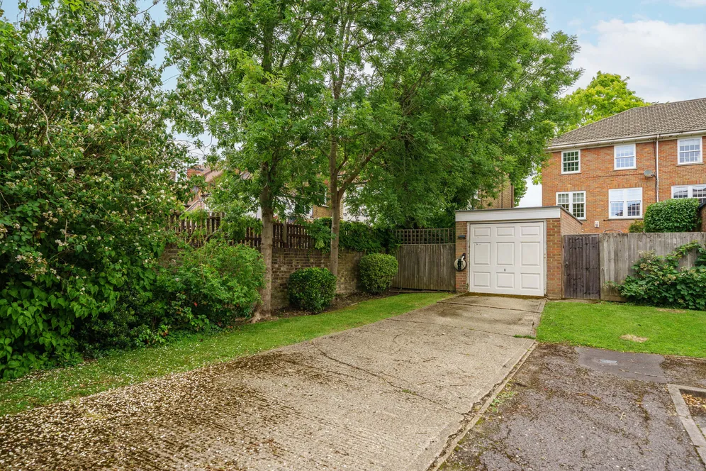 Woodville Gardens, Ealing, W5 photo 14