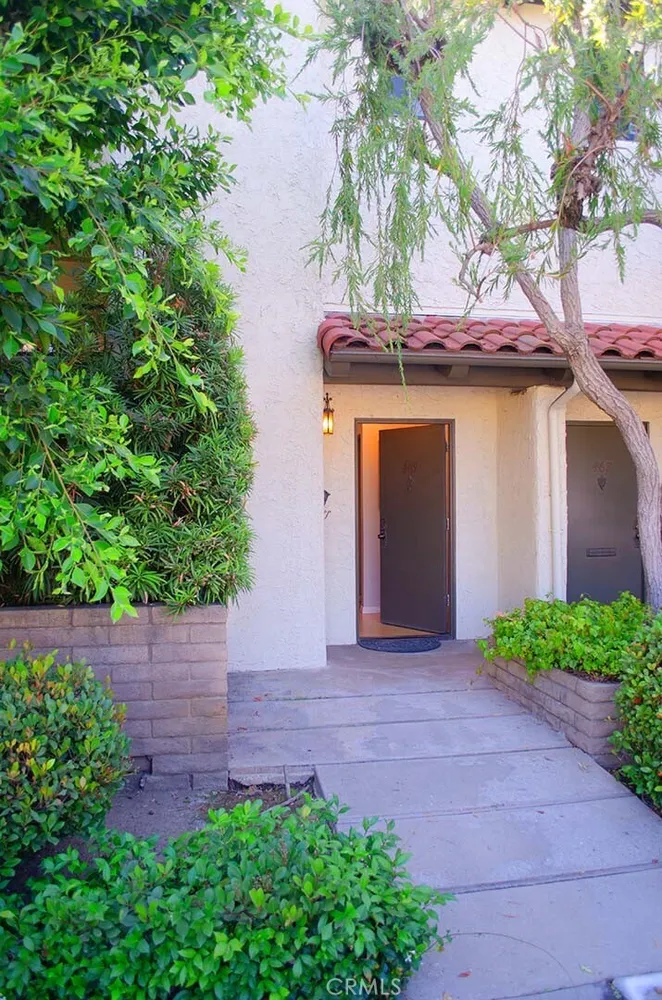 469 S Catalina Ave, Pasadena, CA 91106