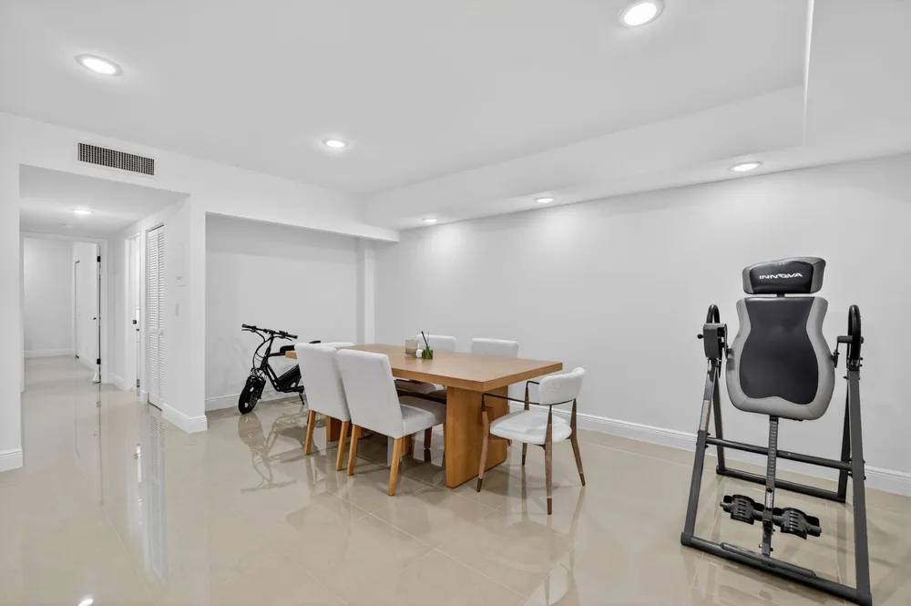 6335 Longboat Ln W, Boca Raton, FL 33433