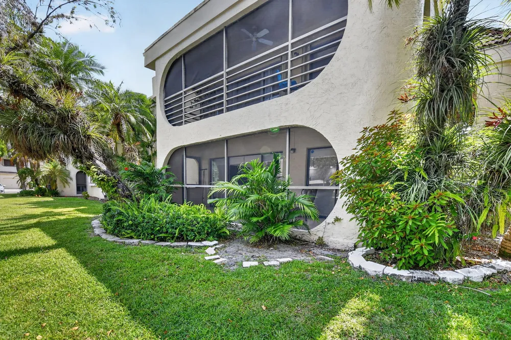 6335 Longboat Ln W, Boca Raton, FL 33433