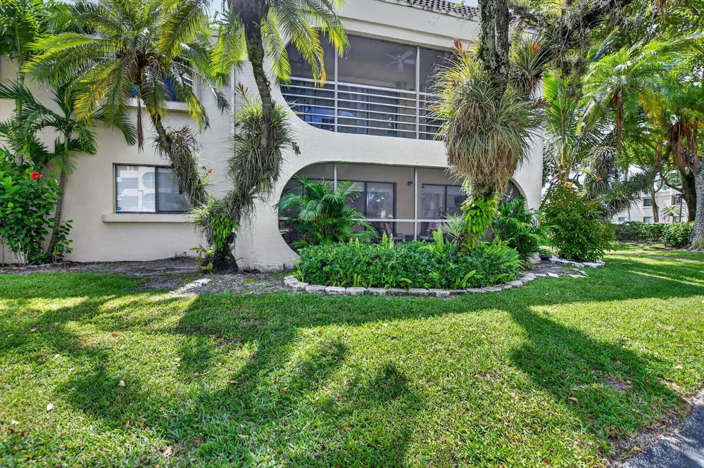 6335 Longboat Ln W, Boca Raton, FL 33433