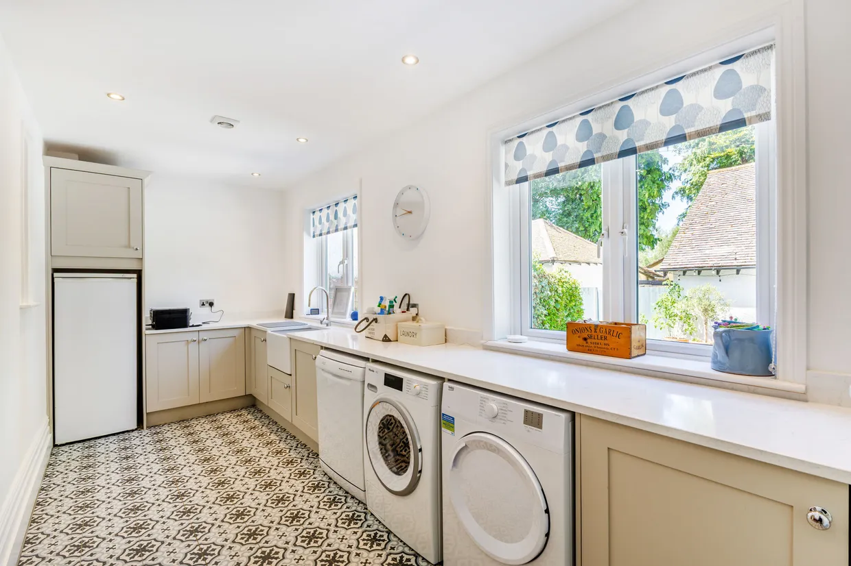 Branksomewood Road, Fleet, GU51 photo 10