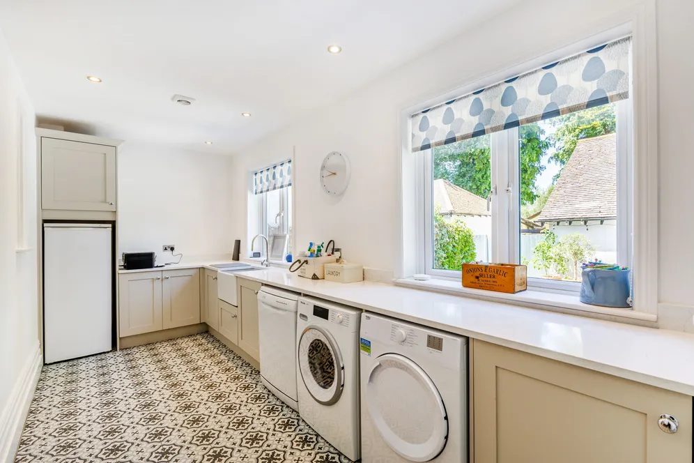 Branksomewood Road, Fleet, GU51 photo 10