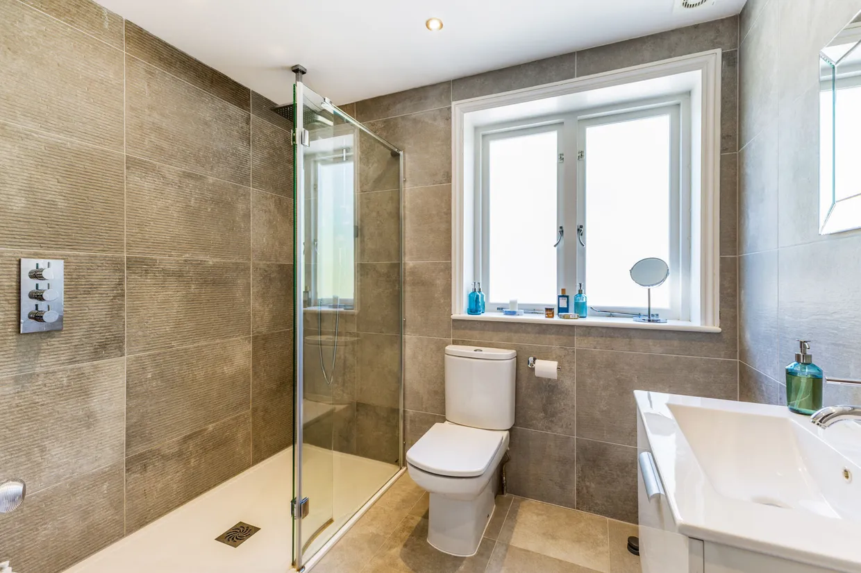 Branksomewood Road, Fleet, GU51 photo 22