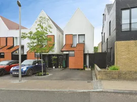 Brickcroft Hoppit, Newhall, Harlow photo