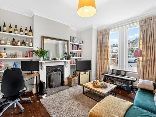 Dingwall Road, Londonphoto