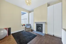Dingwall Road, London