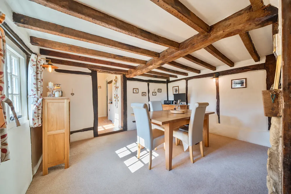Bridge Road, Ickford, HP18 photo 9