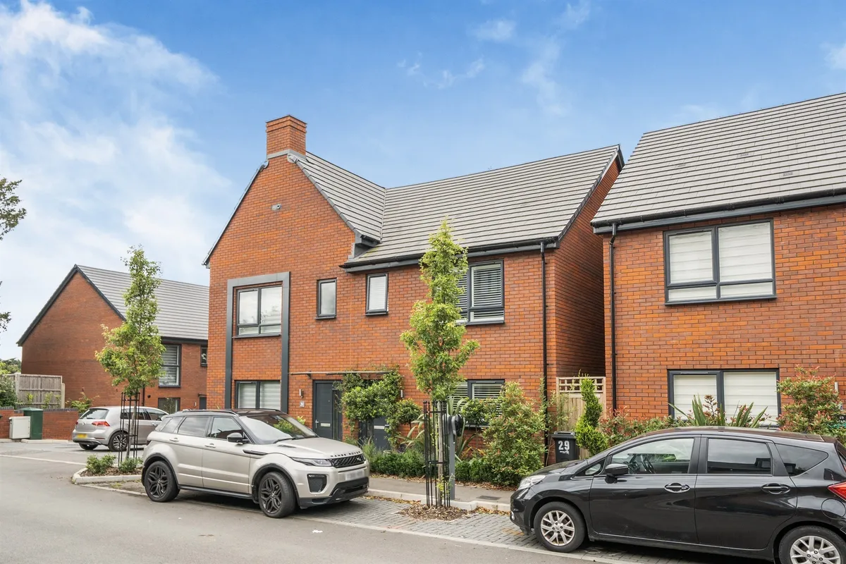 Sika Gardens, Enfield