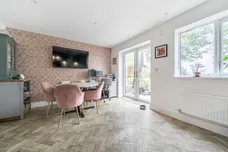 Sika Gardens, Enfield
