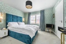 Sika Gardens, Enfield