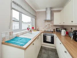 Grovehill Road, Beverley thumb 3