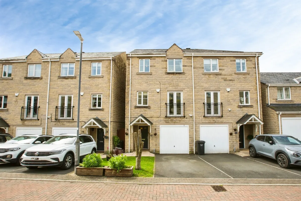 Heatherdale Close, HALIFAX