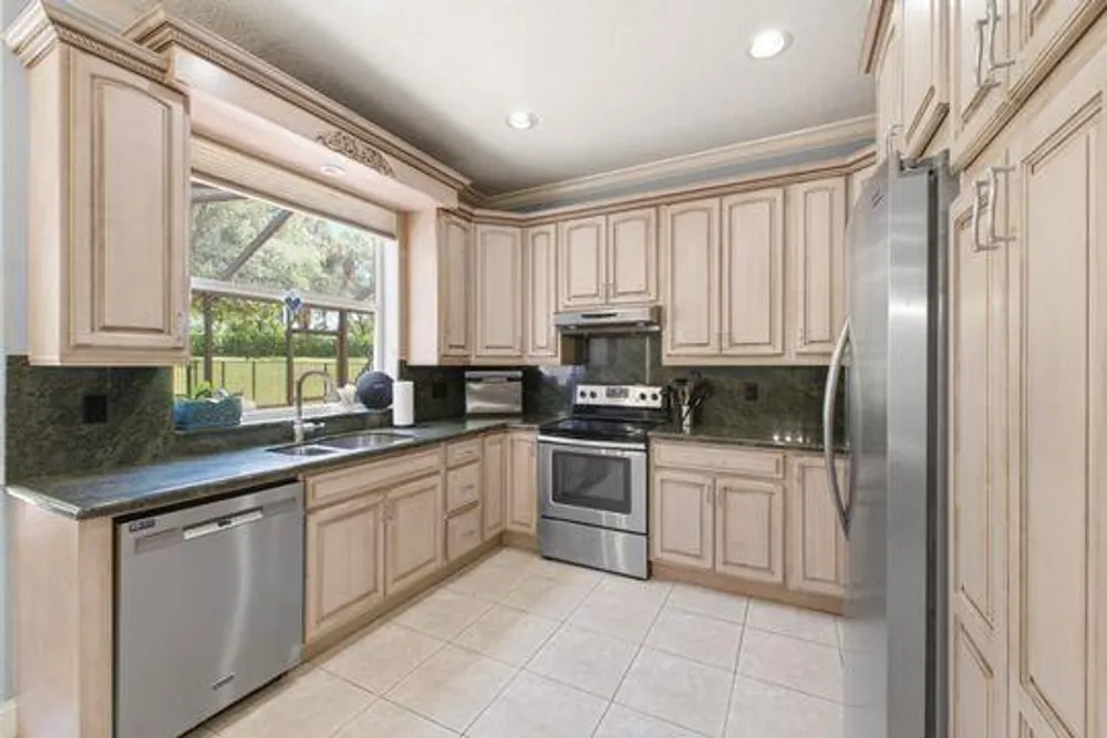 11131 Laurel Walk Rd, Wellington, FL 33449-8345