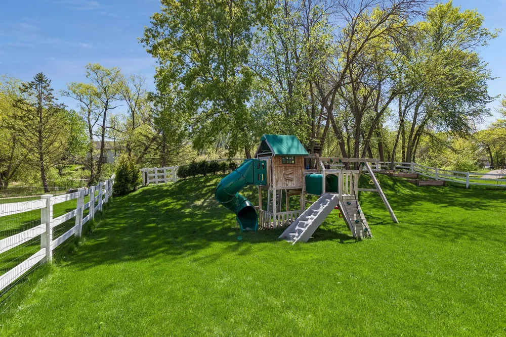 3790 Yellowstone Ln N, Plymouth, MN 55446