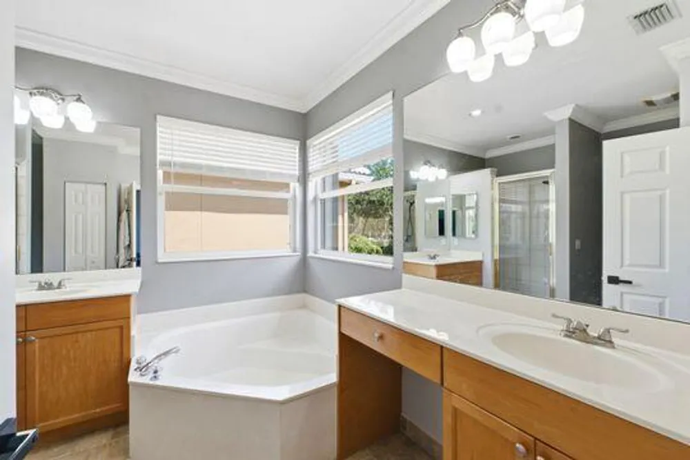11131 Laurel Walk Rd, Wellington, FL 33449-8345