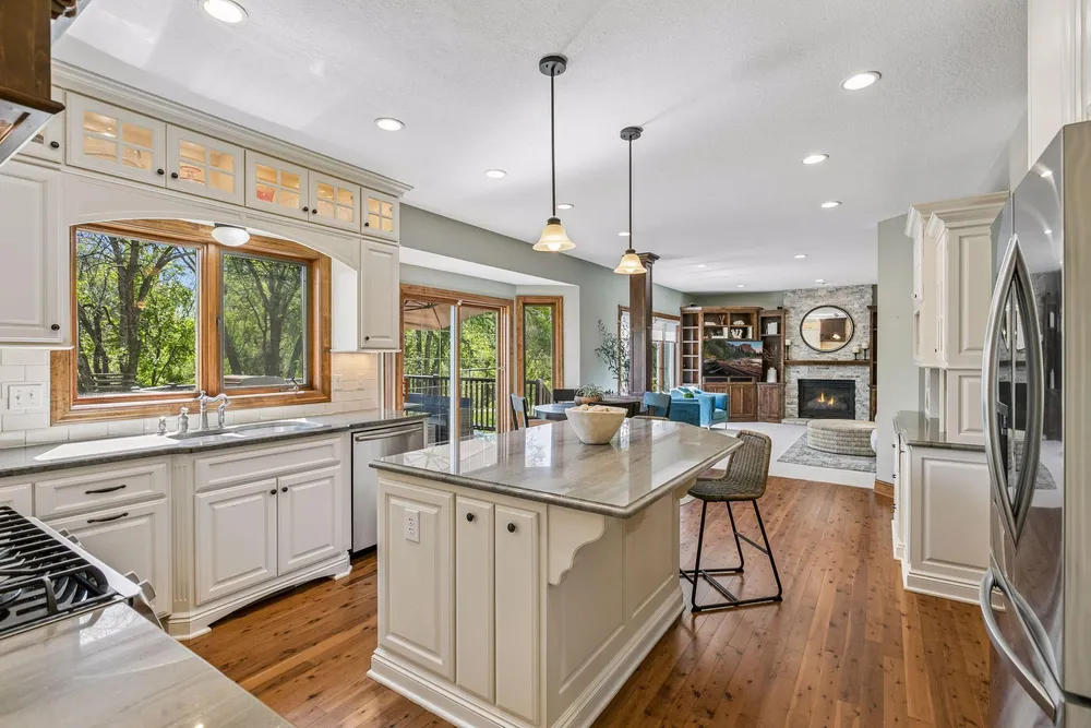3790 Yellowstone Ln N, Plymouth, MN 55446