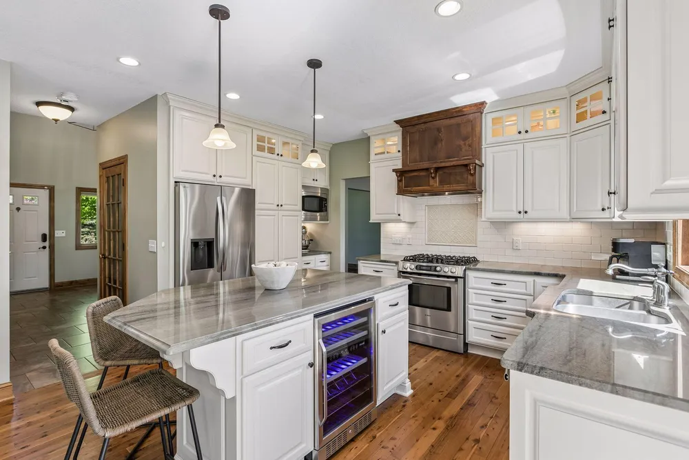 3790 Yellowstone Ln N, Plymouth, MN 55446