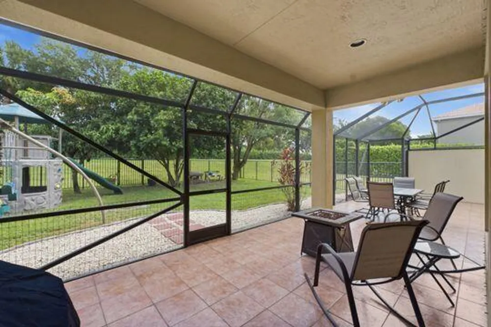 11131 Laurel Walk Rd, Wellington, FL 33449-8345