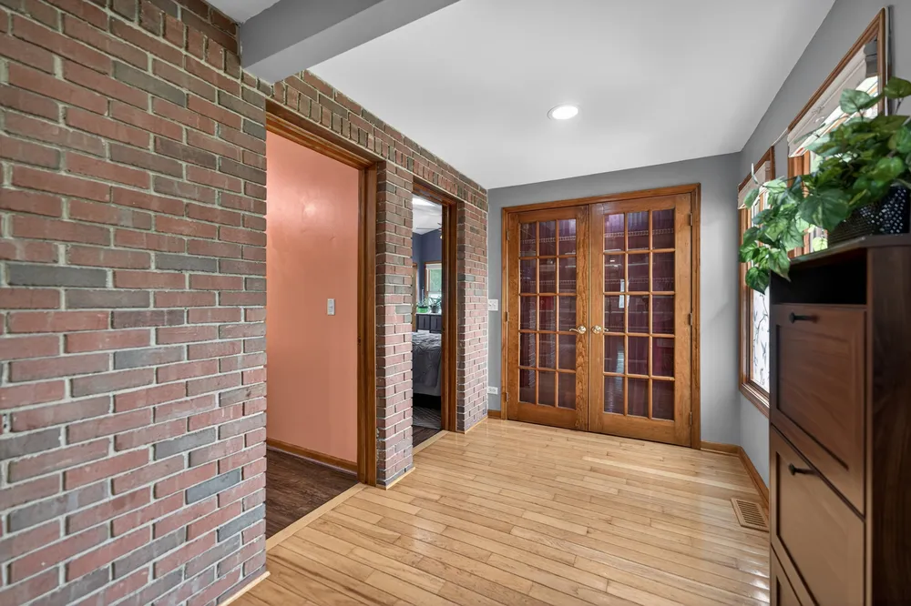 21 S Elmhurst Rd, Prospect Heights, IL 60070