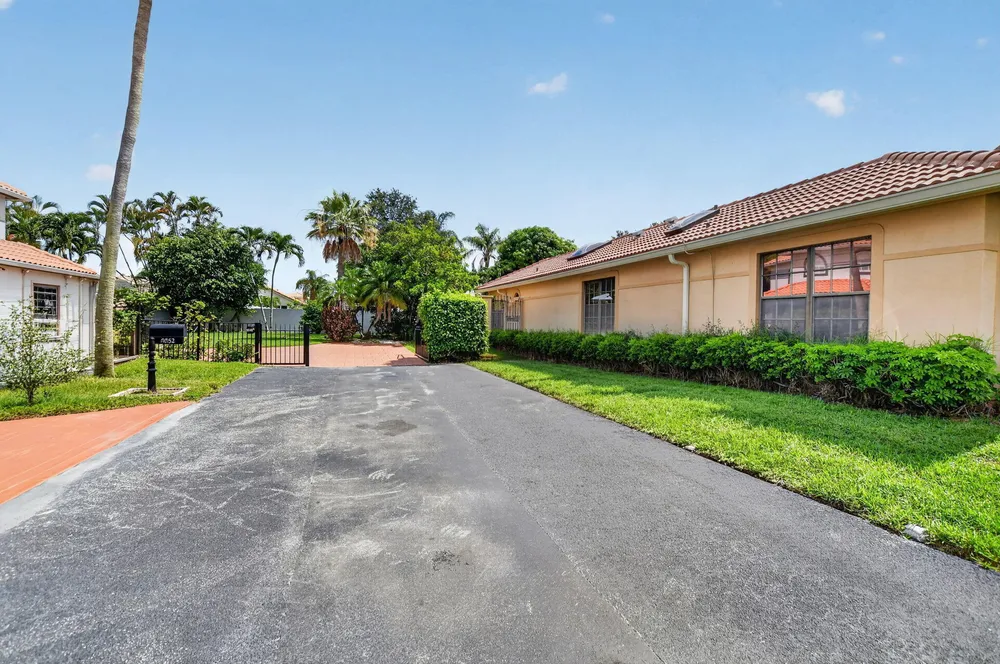 9048 Villa Portofino Circle, Boca Raton, FL 33496