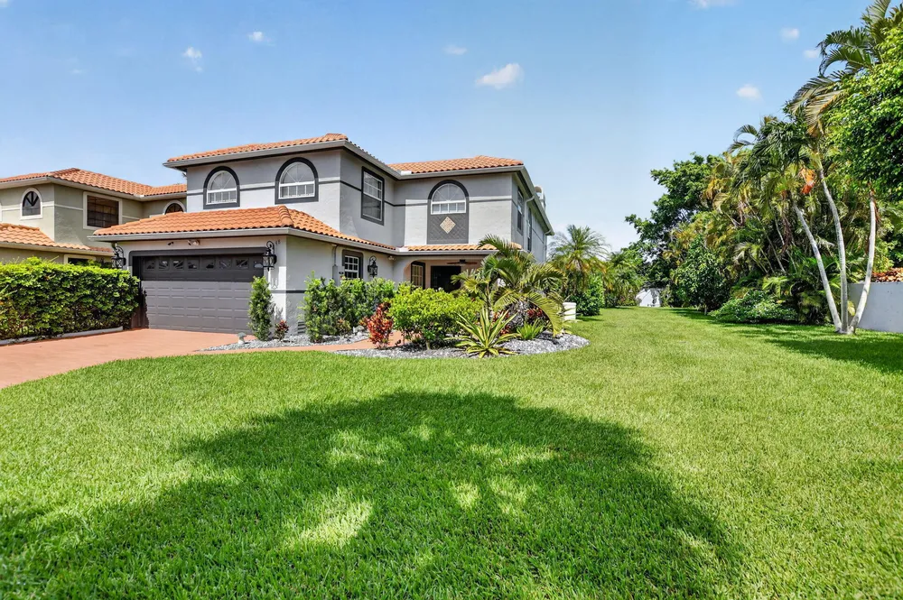 9048 Villa Portofino Circle, Boca Raton, FL 33496