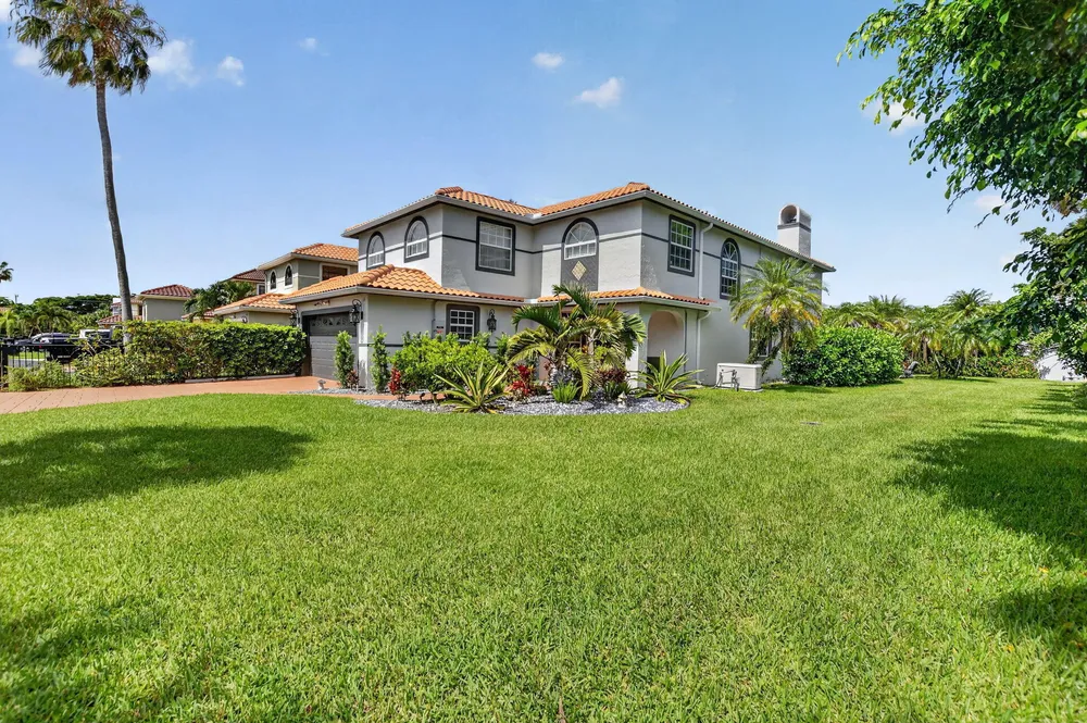 9048 Villa Portofino Circle, Boca Raton, FL 33496