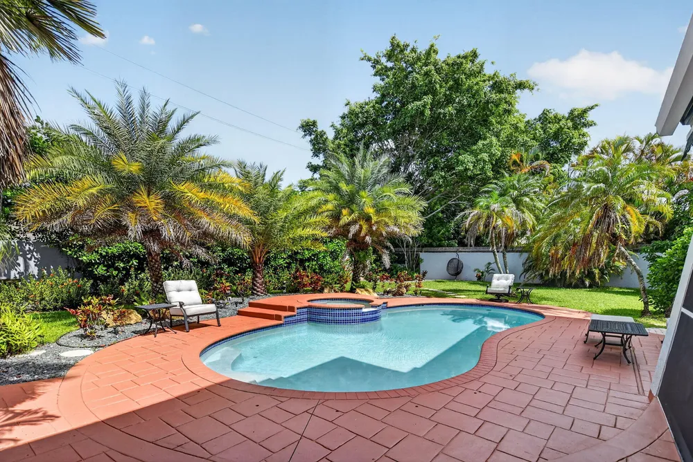 9048 Villa Portofino Circle, Boca Raton, FL 33496
