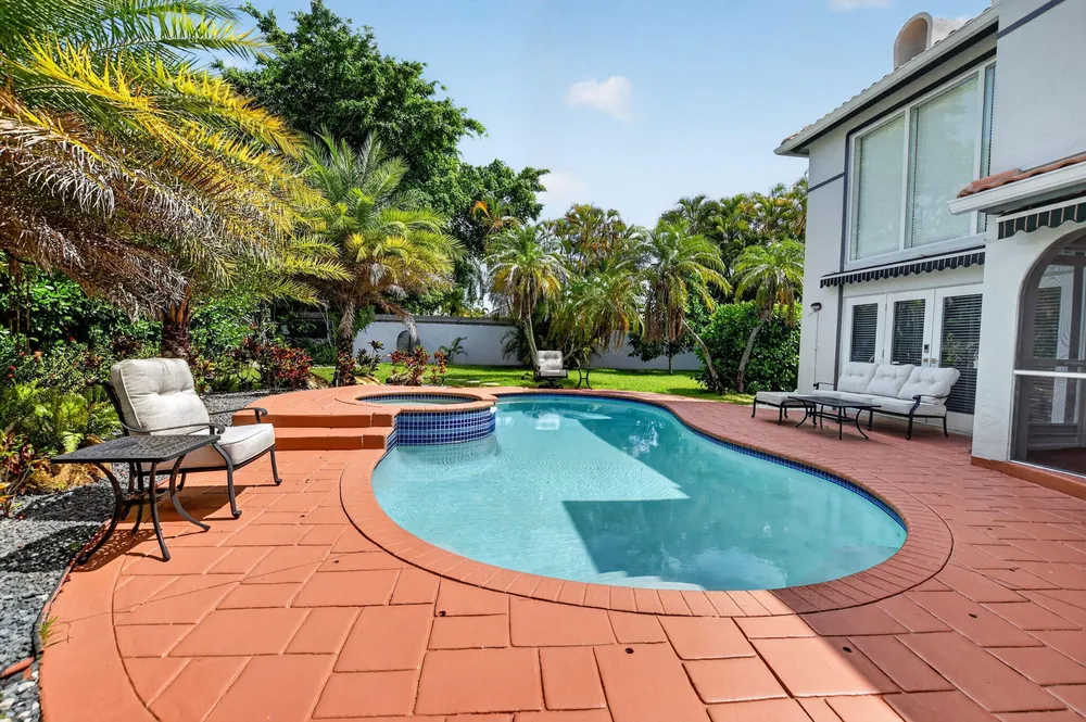 9048 Villa Portofino Circle, Boca Raton, FL 33496
