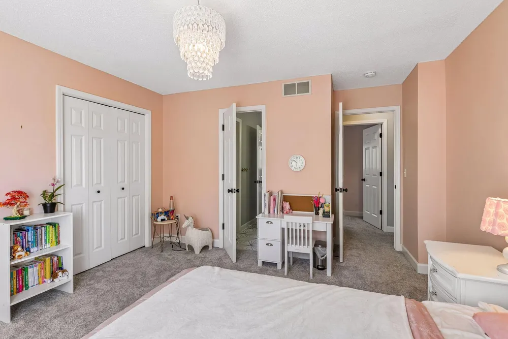 3790 Yellowstone Ln N, Plymouth, MN 55446
