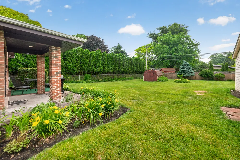 21 S Elmhurst Rd, Prospect Heights, IL 60070